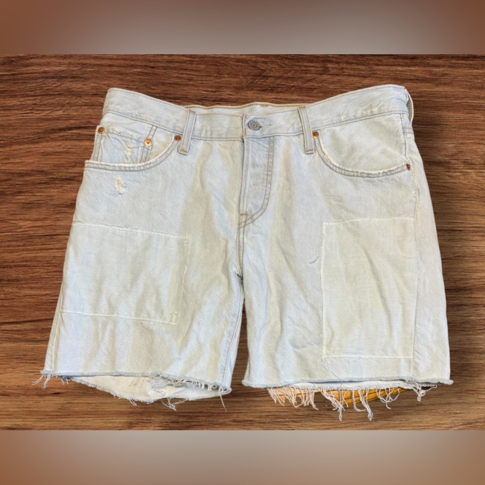 EUC Levi’s 501 Denim Button Fly Shorts SZ 28